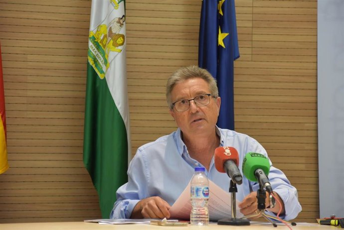 Archivo - El alcalde en funciones de Baza y aspirante a la reelección por el PSOE, Manuel Gavilán, en imagen de archivo