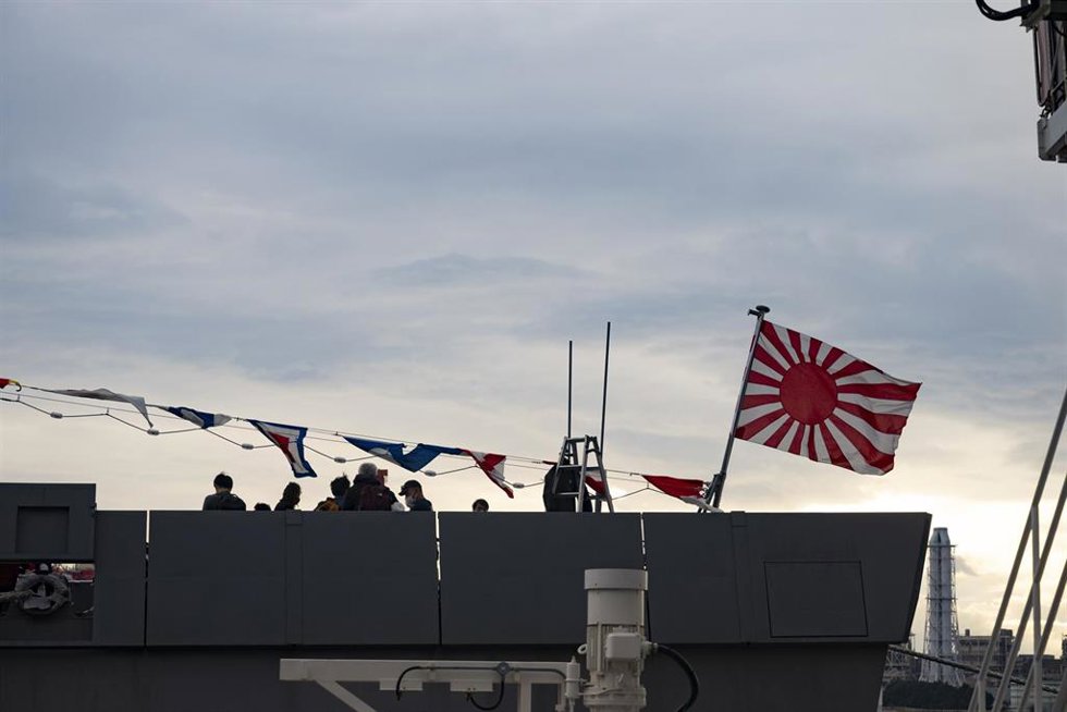 Archivo - Imagen de archivo de un buque de Japón con la bandera del sol naciente. 