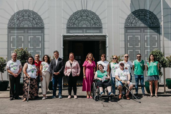 El Cabildo de Tenerife ha acogido hoy lunes la lectura de un manifiesto con motivo del Día Mundial de la Esclerosis Múltiple, que se conmemora el 30 de mayo, para concienciar sobre la situación de las personas afectadas por esta enfermedad