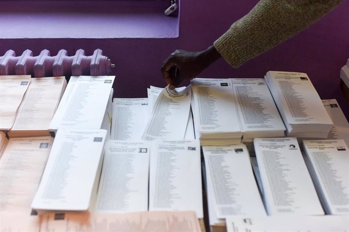 Papeletas para votar en el colegio electoral 