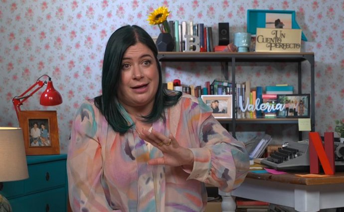 Elísabet Benavent: "Vivimos una época dorada del género romántico alrededor del concepto del amor sano"