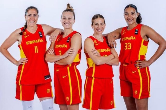 Sandra Ygueravide, Marta Canella, Vega Gimeno y Ceci Muhate, de la selección española 3x3.