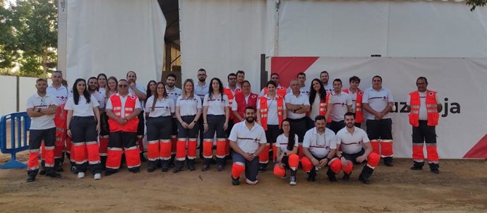 El equipo de Cruz Roja en la Feria de Córdoba.