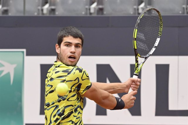 Carlos ALCARAZ of Spain during the second day of Roland-Garros 2023, Grand Slam tennis tournament, on May 29, 2023 at Roland-Garros stadium in Paris, France - Photo Matthieu Mirville / DPPI