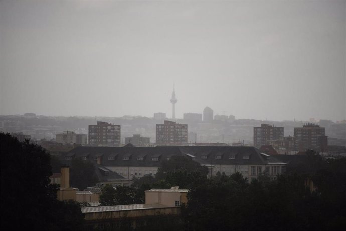 Panorámica de Madrid bajo la lluvia, a 25 de mayo de 2023, en Madrid (España)