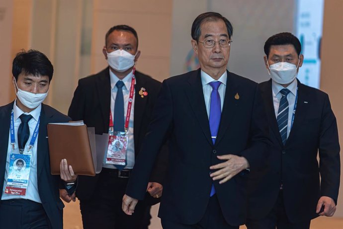 Archivo - El primer ministro de Corea del Sur Han Duck Soo en una visita a Bangkok