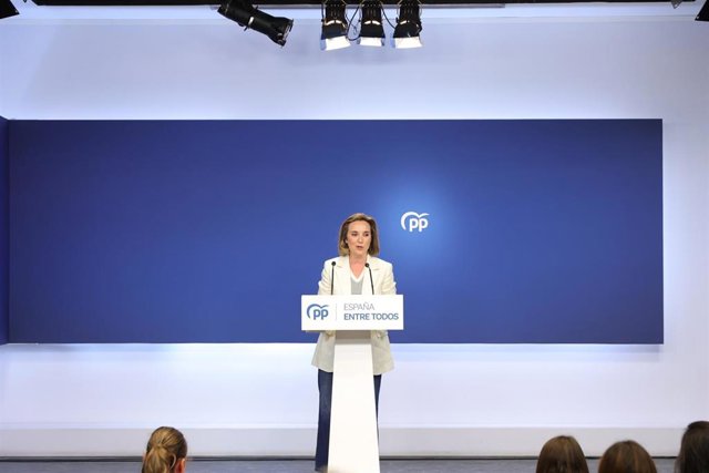 La secretaria general del Partido Popular, Cuca Gamarra, comparece en una rueda de prensa durante el seguimiento de la jornada electoral en la sede nacional del PP, a 28 de mayo de 2023, en Madrid (España). Hoy, 28M, se celebran elecciones municipales en 