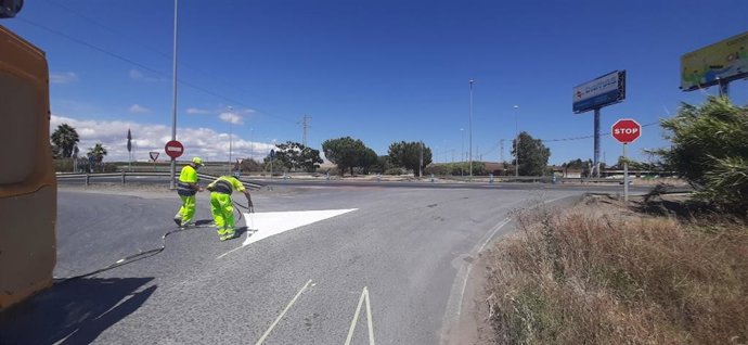 Trabajos realizados en las carreteras de Huelva.