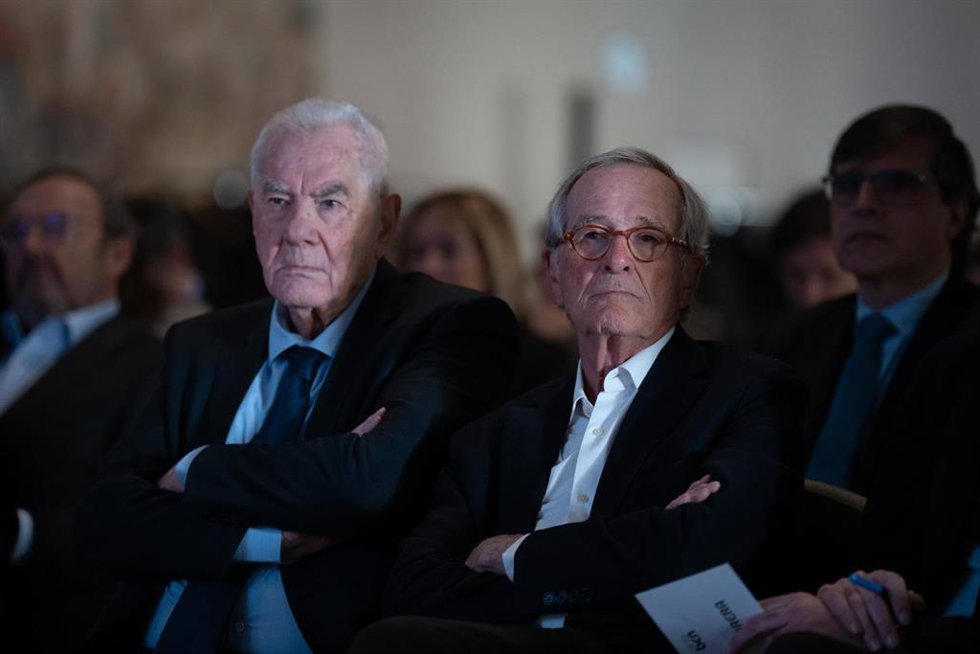 Archivo - El candidato de ERC a la Alcaldía de Barcelona, Ernest Maragall (i), y el exalcalde de Barcelona y candidato de Junts a la alcaldía, Xavier Trias (d), durante la presentación del proyecto PRO BCN 2023 en el edificio histórico de Llotja de Mar