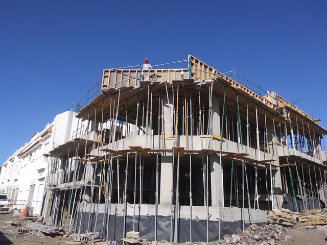 Archivo - Construcción de viviendas VPO en El Tablero, Santa Cruz de Tenerife