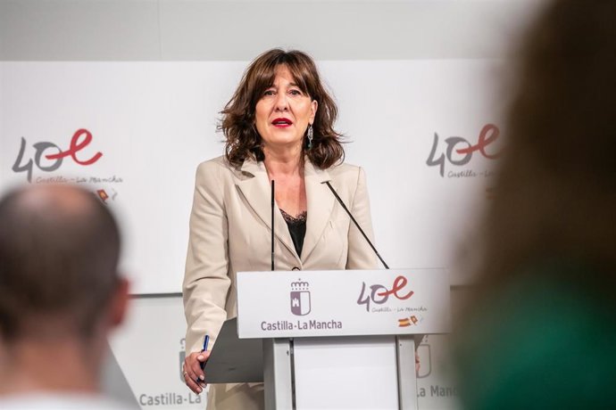 La consejera de Igualdad y portavoz del Gobierno regional, Blanca Fernández, comparece en rueda de prensa en el Palacio de Fuensalida, para informar sobre los acuerdos del Consejo de Gobierno.