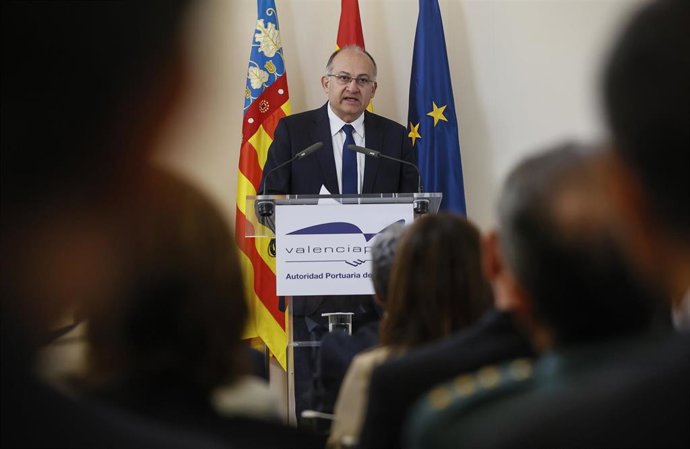 Archivo - El presidente de la Autoridad Portuaria de Valencia, Joan Calabuig