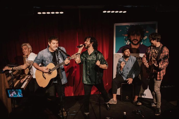 Archivo - La Gira 'Uno más uno son 20', de los artistas Fran Perea y Víctor Elías, llega este viernes, 2 de junio, a Málaga.