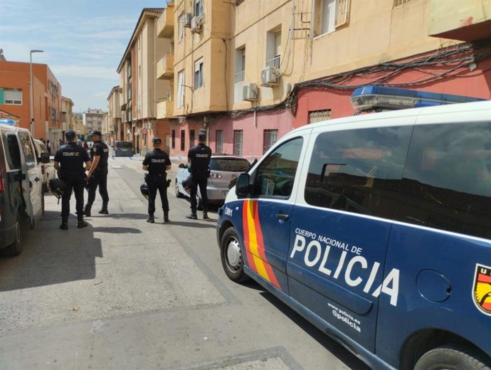 Varios de los agentes de Policía Nacional que participan en la operación