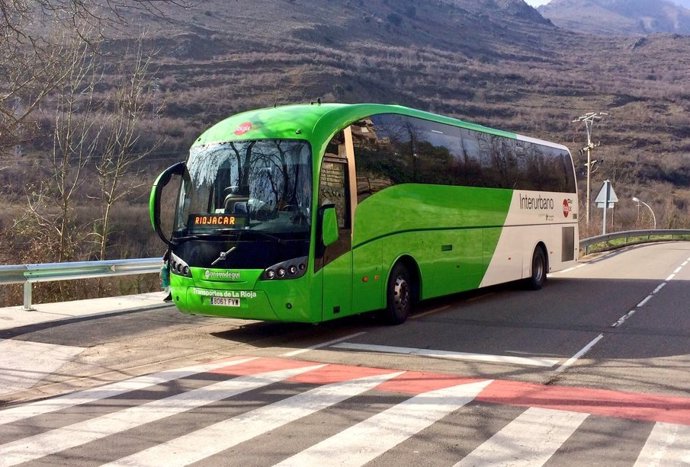 Archivo - Autobus interurbano de La RIoja