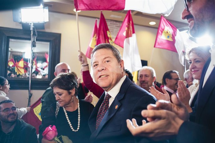 El candidato del PSOE a la Presidencia de Castilla-La Mancha, Emiliano García-Page, a su llegada a realizar el seguimiento de la jornada electoral en el cigarral del Ángel Custodio, a 28 de mayo de 2023, en Toledo, Castilla-La Mancha (España). Hoy, 28M,