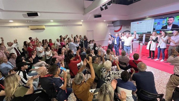 El PSOE de La Rinconada celebra los resultados obtenidos el pasado domingo 28 de mayo en las elecciones municipales.