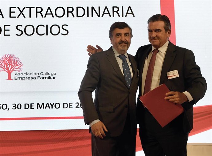 José Silveira Martín releva a Víctor Nogueira en la presidencia de la Asociación Galega de Empresa Familiar