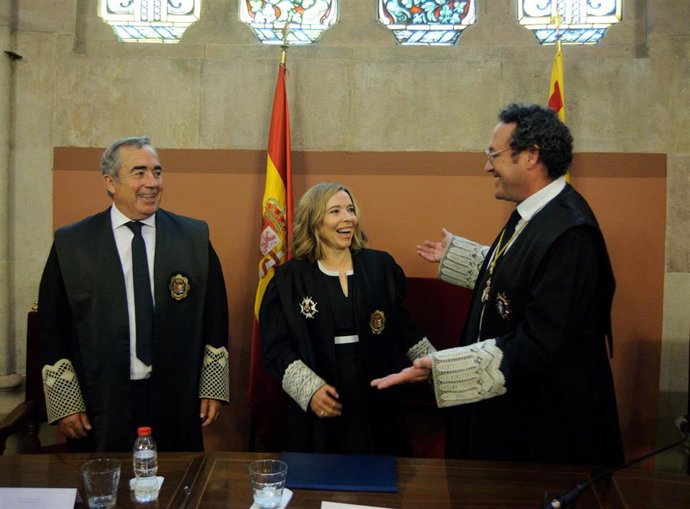 El fiscal superior de Catalunya Francisco Bañeres, la fiscal jefa de Barcelona Neus Pujal y el fiscal general del Estado Álvaro García Ortiz.