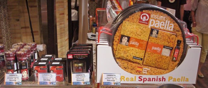 Imagen de un kit paella de Carmencita en un supermercado chino.