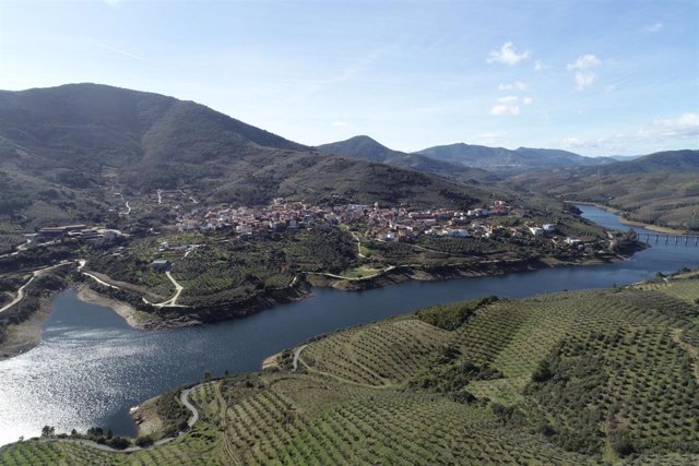 Archivo - Cola del embalse Gabriel y Galán en la provincia de Cáceres