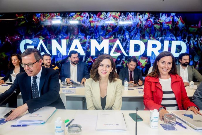 La presidenta de la Comunidad de Madrid, Isabel Díaz Ayuso, preside la Junta Directiva del Partido Popular de Madrid, en la sede regional del PP de la calle Génova, a 30 de mayo de 2023, en Madrid (España). 