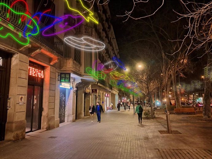 Recreación de la nueva iluminación del paseo de Sant Joan de Barcelona para la Navidad 2023-24