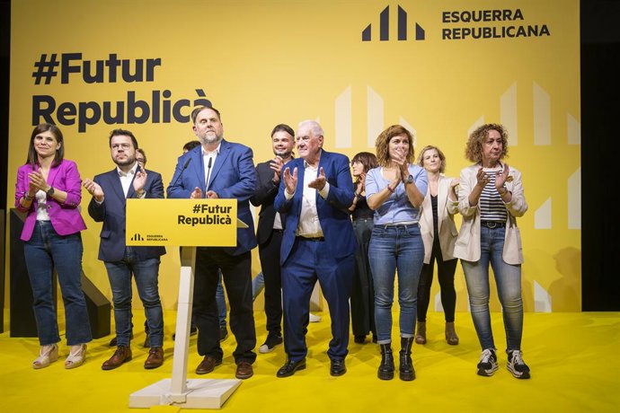 (I-D) La portaveu i secretria general adjunta d'ERC, Marta Vilalta; el president de la Generalitat de Catalunya, Pere Aragons; el president d'ERC, Oriol Junqueras; el candidat d'ERC a l'Alcaldia de Barcelona, Ernest Maragall i la regidor d'ERC 