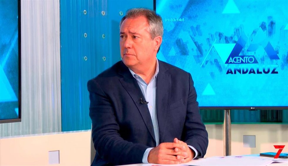 El secretario general del PSOE-A, Juan Espadas, en una entrevista en 7TV Andalucía.