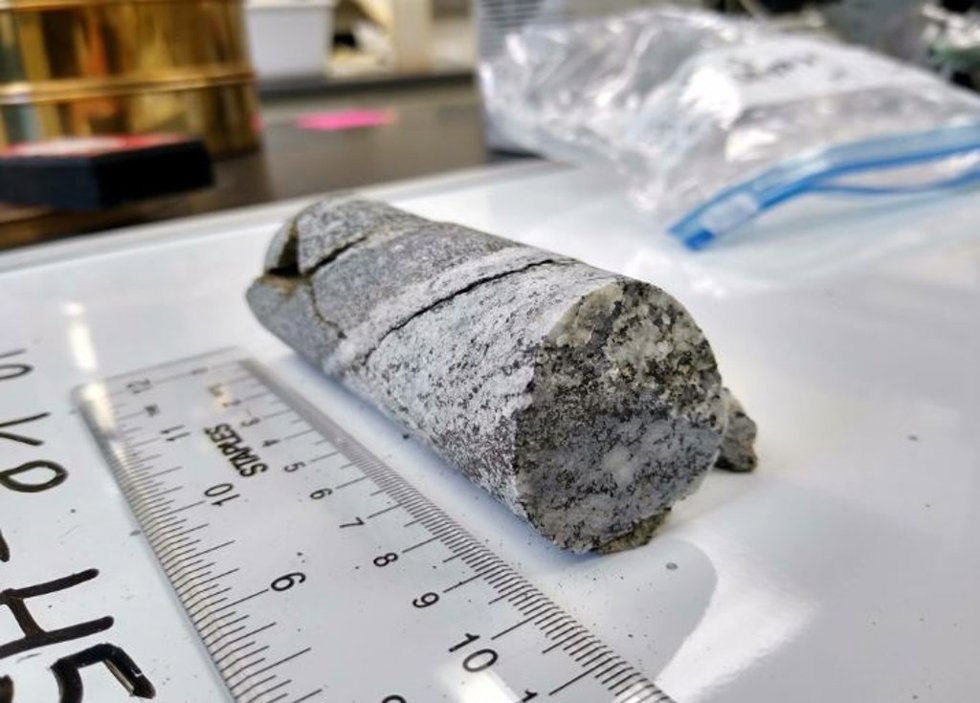 Los núcleos de roca se llevaron al laboratorio de Thwaites para su análisis.