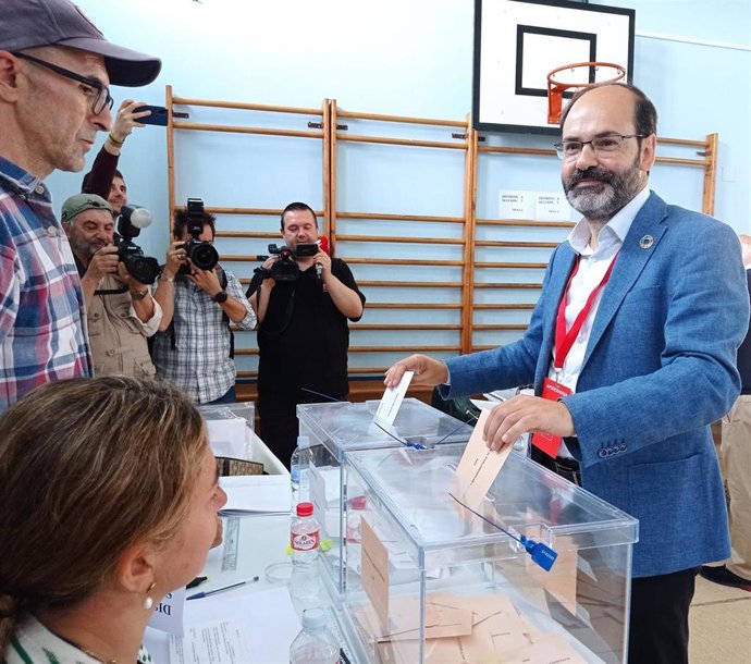 El candidato a alcalde de Torrelavega por el PSOE, José Luis Urraca