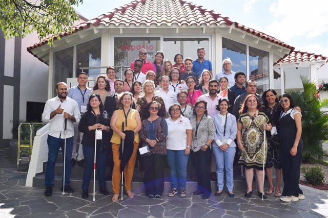 FOAL forma a sus profesionales para buscar nuevas oportunidades de empleo para las personas ciegas