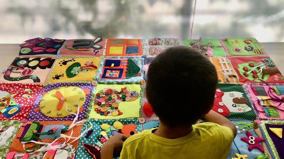 Archivo - Expertos de Vithas afirman que al rehabilitación emocional de las personas con autismo mejora su integración social