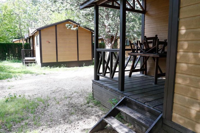 Archivo - Bungalows del Camping Internacional de Aranjuez,  