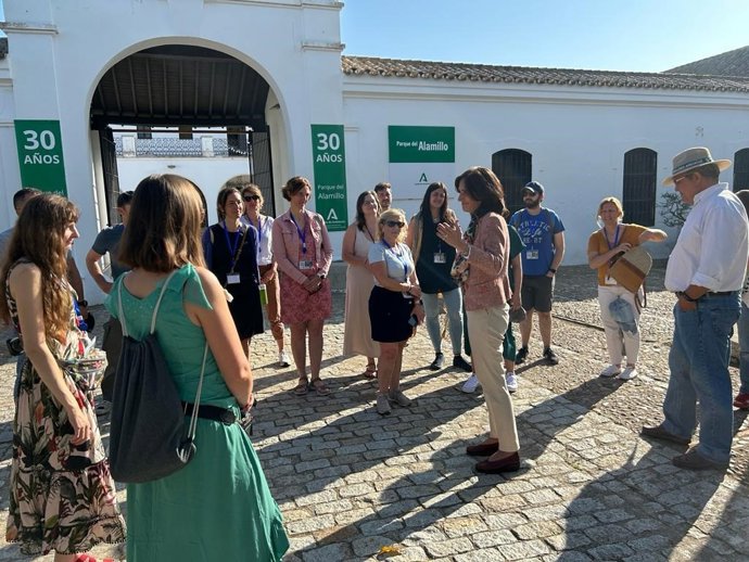La delegada territorial de Fomento en Sevilla, Susana Cayuelas, en el Cortijo del Alamillo.