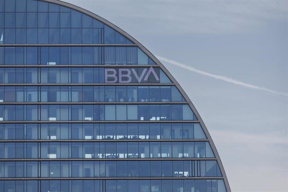 Archivo - Fachada del banco del BBVA en la ciudad del BBVA, a 10 de abril de 2023, en Madrid (España). La Ciudad BBVA es un complejo de siete edificios que alberga la actual sede operativa de la entidad bancaria española Banco Bilbao Vizcaya Argentaria.