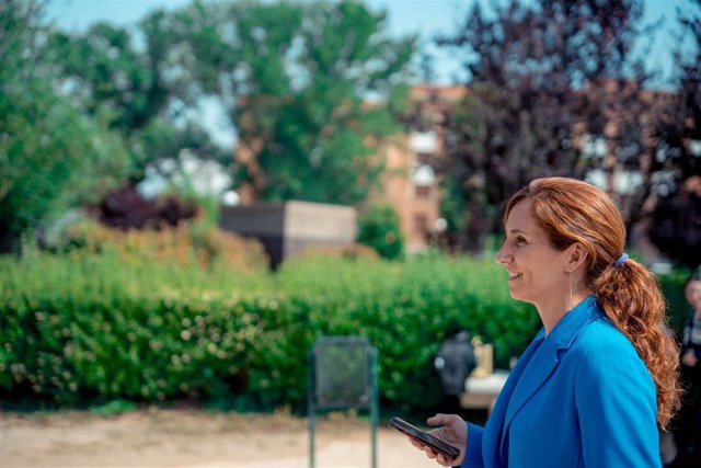 La candidata de Más Madrid a la Presidencia de la Comunidad, Mónica García, a su llegada a una visita a Ciudad Universitaria de Madrid