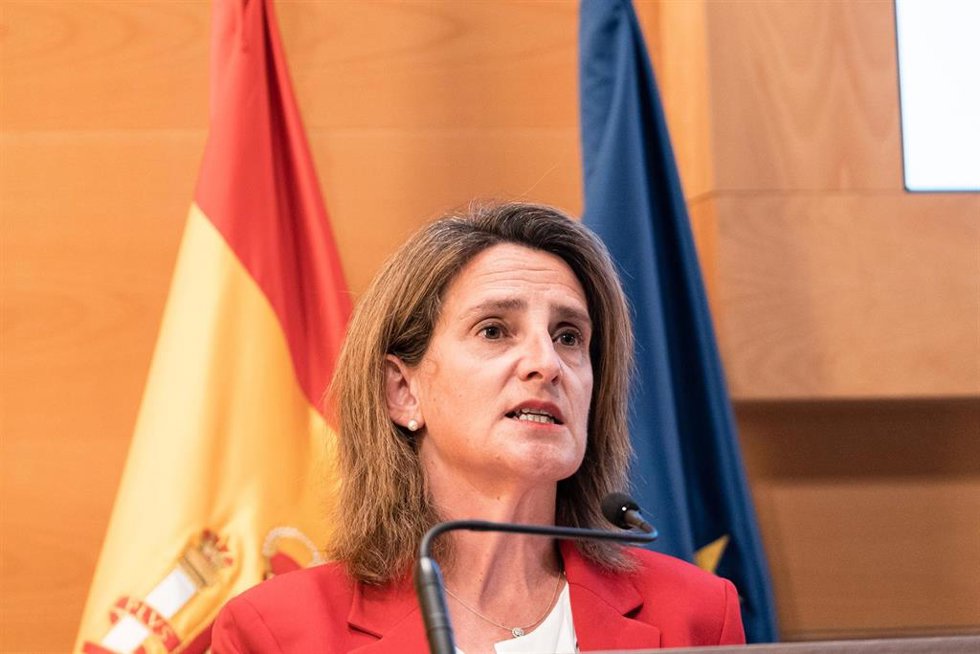 Archivo - La vicepresidenta y ministra para la Transición Ecológica y Reto Demográfico, Teresa Ribera, ofrece una rueda de prensa, en la sede del Ministerio, a 24 de abril de 2023, en Madrid (España). (Foto de archivo).