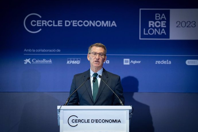 El líder de PP, Alberto Núñez Feijóo, interviene durante la última jornada de la 38 reunión del Cercle dEconomia, en el Hotel W de Barcelona, a 31 de mayo de 2023, en Barcelona, Catalunya (España). 