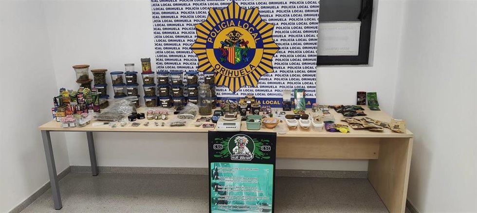 Detenidos dos encargados de un club cannábico sin licencia en Orihuela