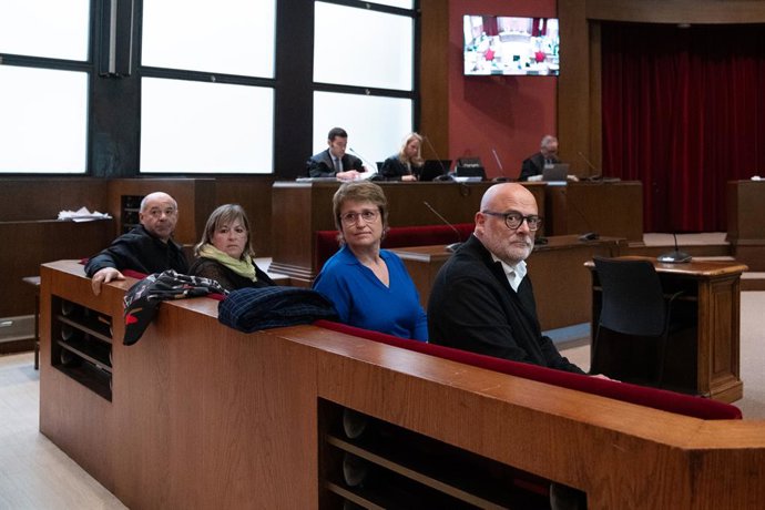 Archivo - Els membres de la Mesa del Parlament Lluís Guidó; Ramona Barrufet; Anna Simó i Lluís Corominas