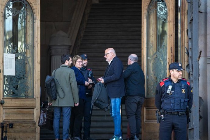 Archivo - Els exmembres de la Mesa del Parlament Anna Simó i Lluís Corominas