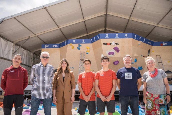 (I-D) Presentación oficial de la tercera prueba de la Copa de España de Escalada de Velocidad y Bloque 2023, en el parque Juan Carlos I, a 31 de mayo de 2023, en Madrid (España). 