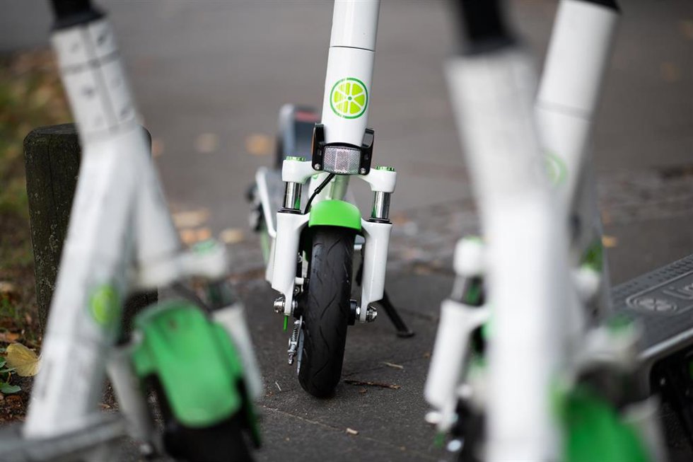 Archivo - Patinete eléctrico Lime