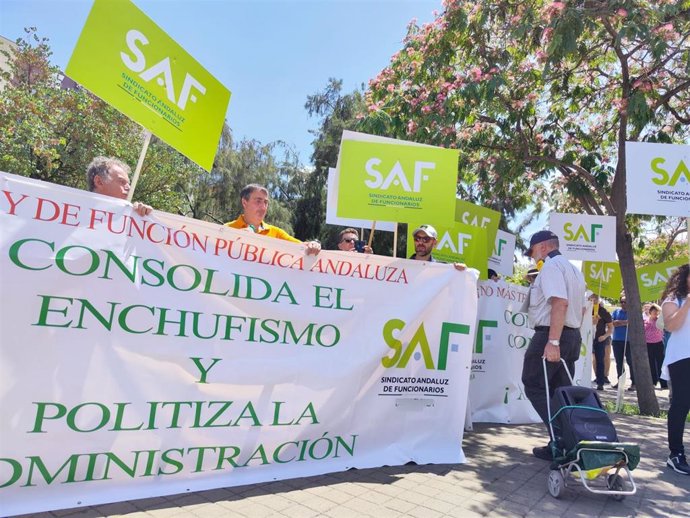 El SAF tacha de "vergüenza" la ley de función pública por "desprofesionalizar al sector y aumentar el control político" .