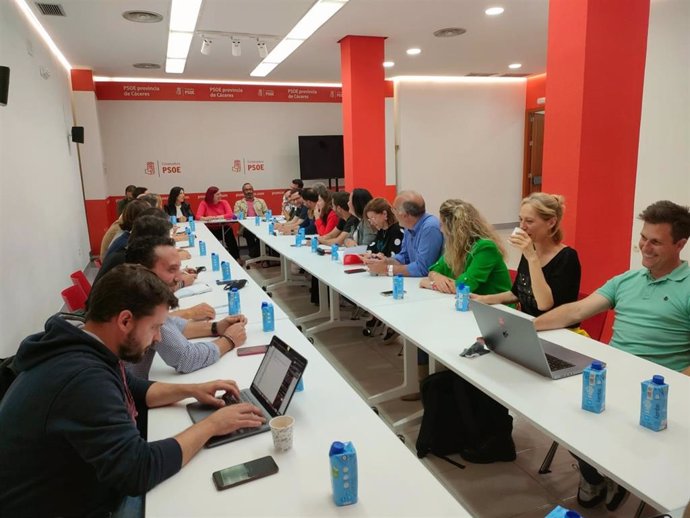 Reunión de la Comisión Ejecutiva Provincial del PSOE de Cáceres reunida esta tarde para analizar los resultados del 28M