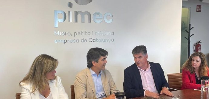 El presidente de Pimec, Antoni Cañete, junto al secretario de Estado de Economía, Gonzalo García.