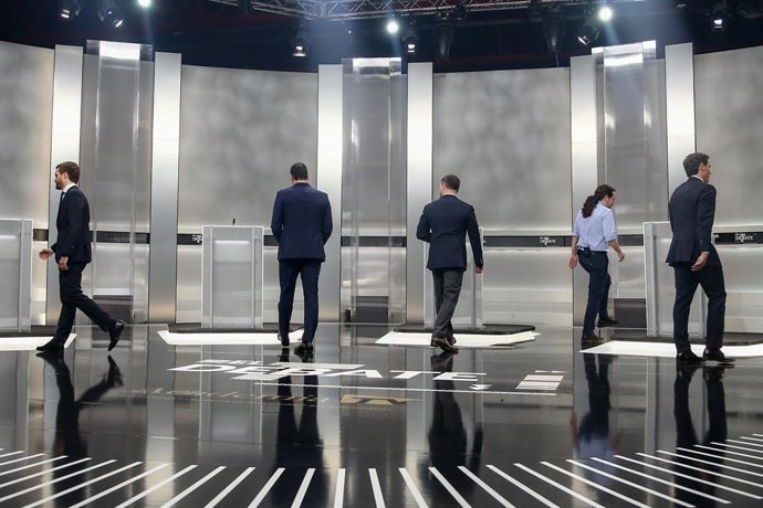 Archivo - Pedro Sánchez, Pablo Casado, Pablo Iglesias, Albert Rivera y Santiago Abascal antes del debate electoral en televisión en el Pabellón de Cristal de la Casa de Campo de Madrid el 4 de noviembre de 2019.