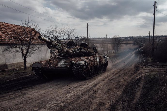 Archivo - March 10, 2023, Donbass, Ukraine: A Ukrainian tank returns from the front in the southern sector of the battle. 10 March 2023.
