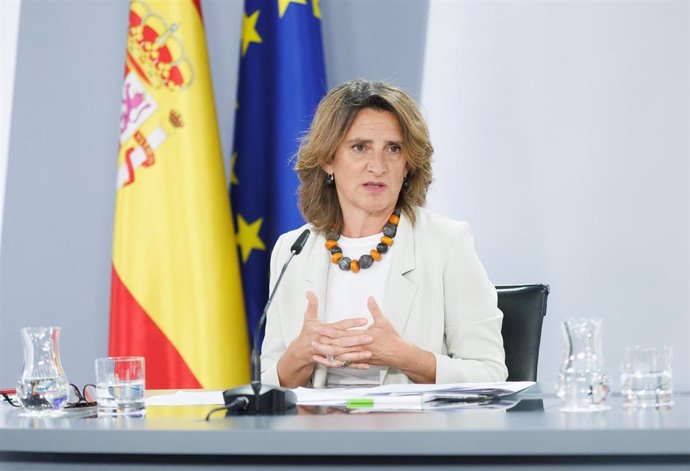 La vicepresidenta tercera y ministra para la Transición Ecológica y el Reto Demográfico, Teresa Ribera, durante una rueda de prensa posterior a la reunión del Consejo de Ministros, en el Palacio de La Moncloa, a 11 de mayo de 2023. (Foto de archivo).